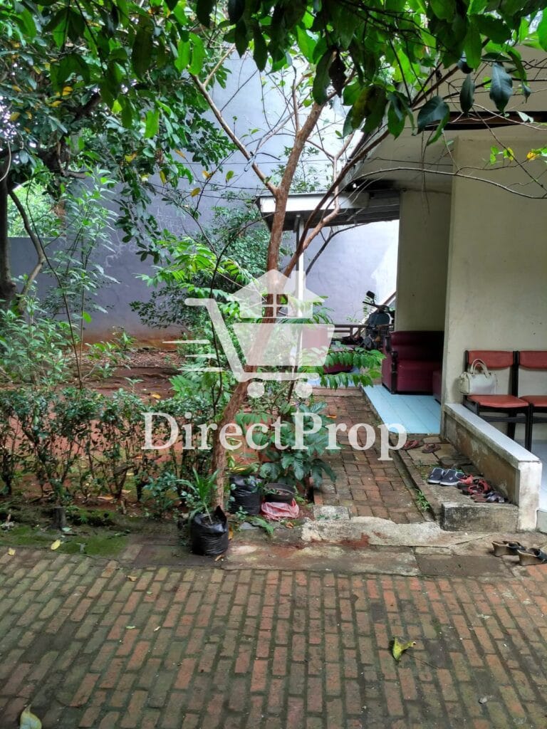 Dijual Rumah Hoek Hitung Harga Tanah di Warung Jati, Jakarta Selatan