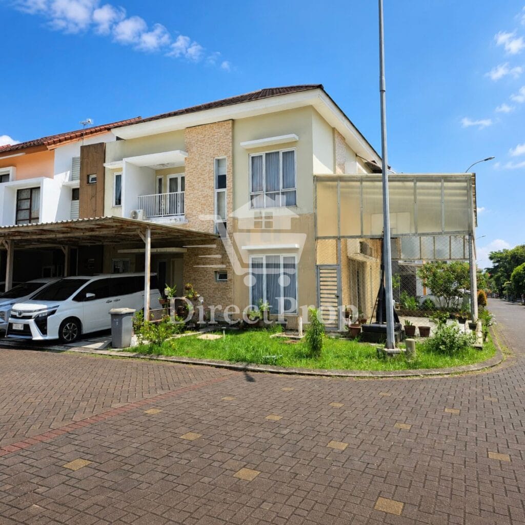 jual rumah ada kolam renang di jakarta timur