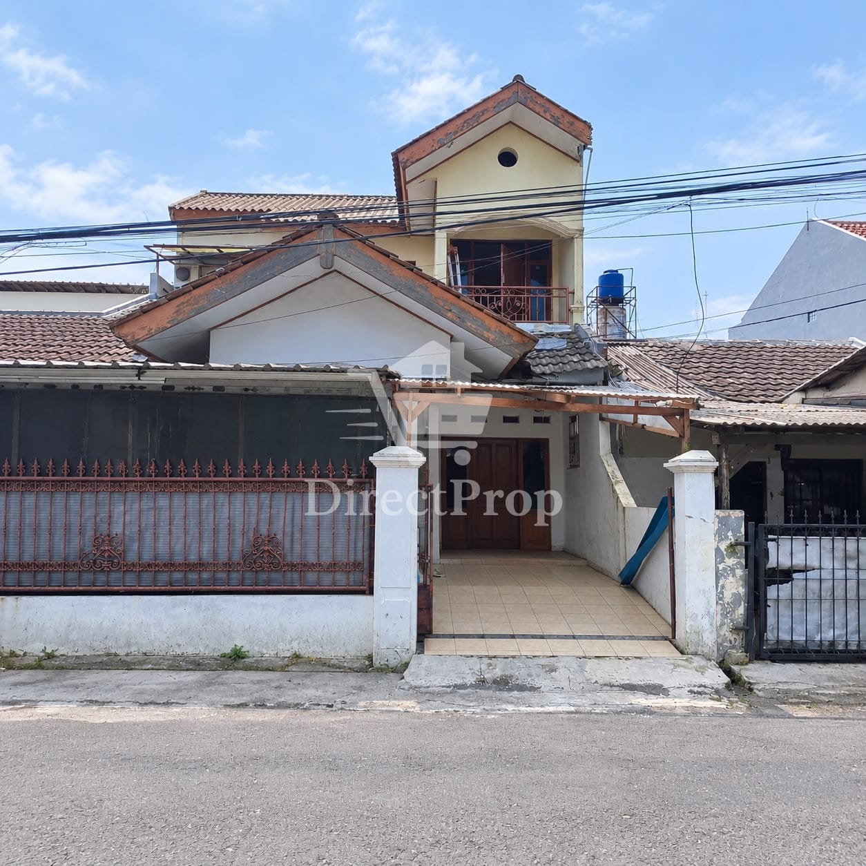 Dijual Rumah 1,5 Lantai Siap Huni di Kompleks Bumi Asri Sukapura